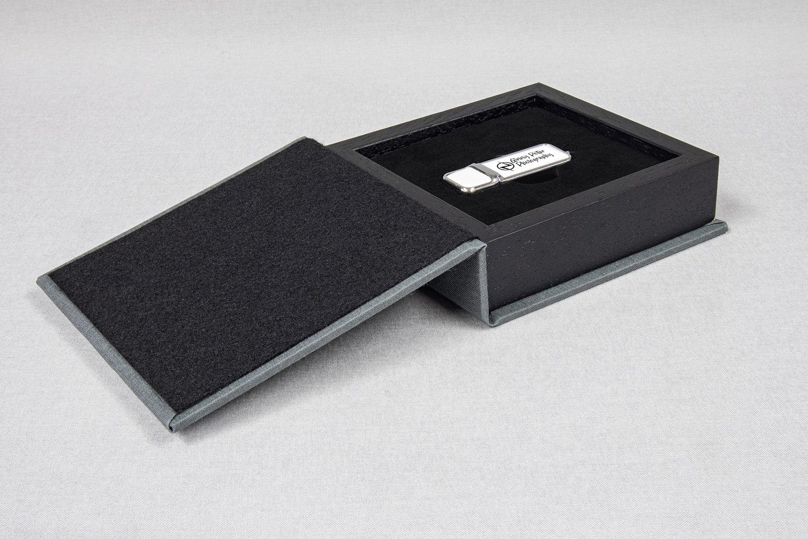 Luxury USB Folio Slide 3