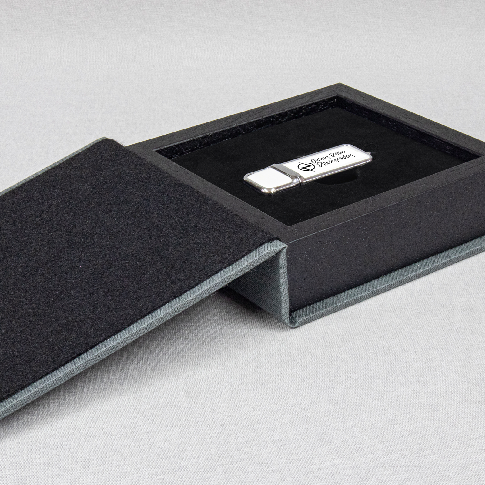 Luxury USB Folio Slide 6