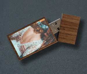 Dark Wooden USB 16GB – Personalised with Wooden USB design